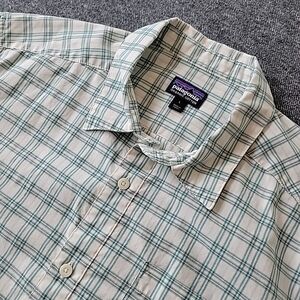 Patagonia Fezzman Shirt Men's Large Teal Plaid Short Sleeve Button Up Organic